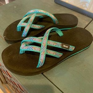 Women’s Teva sandals size 8